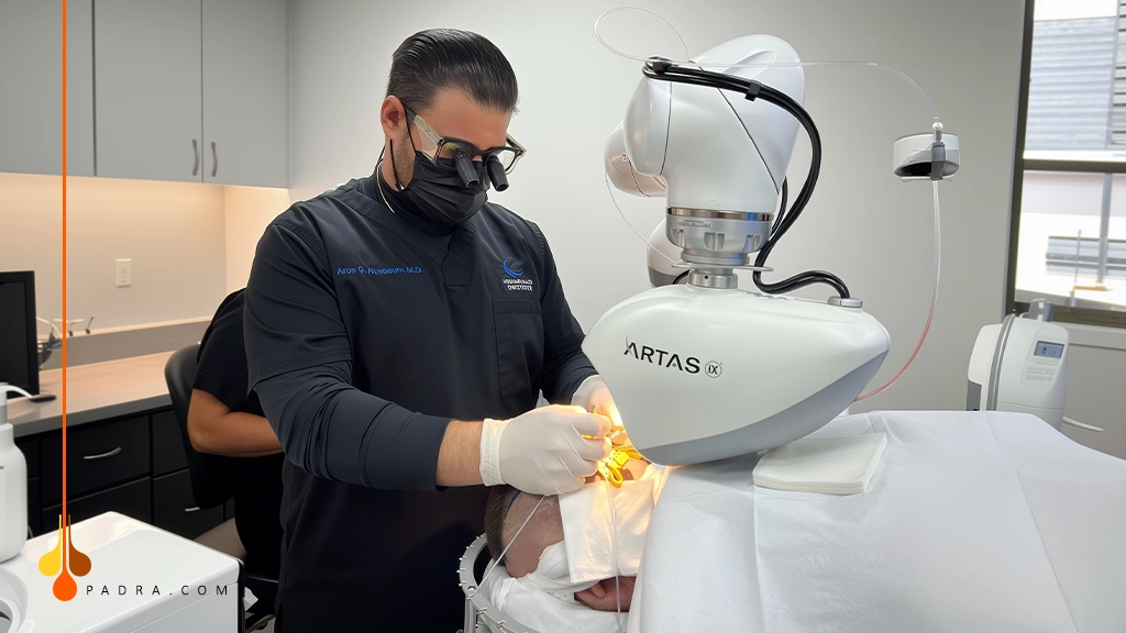 تقنيى الروبوت مع وجود الجراح